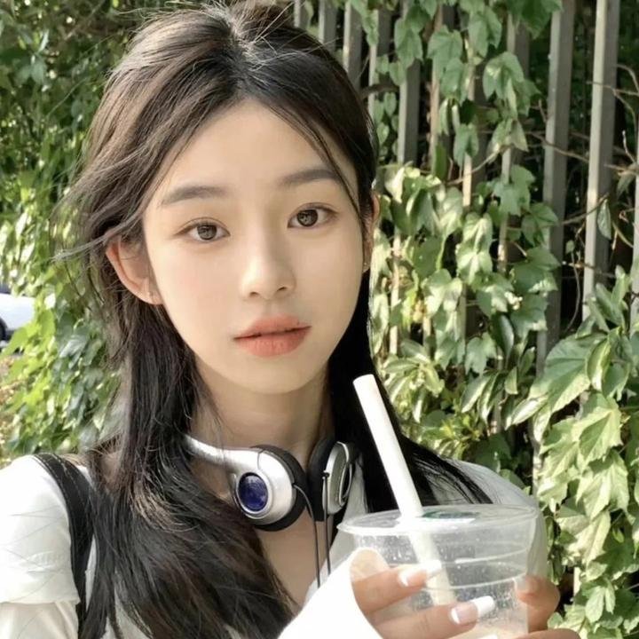 有些女孩这样做